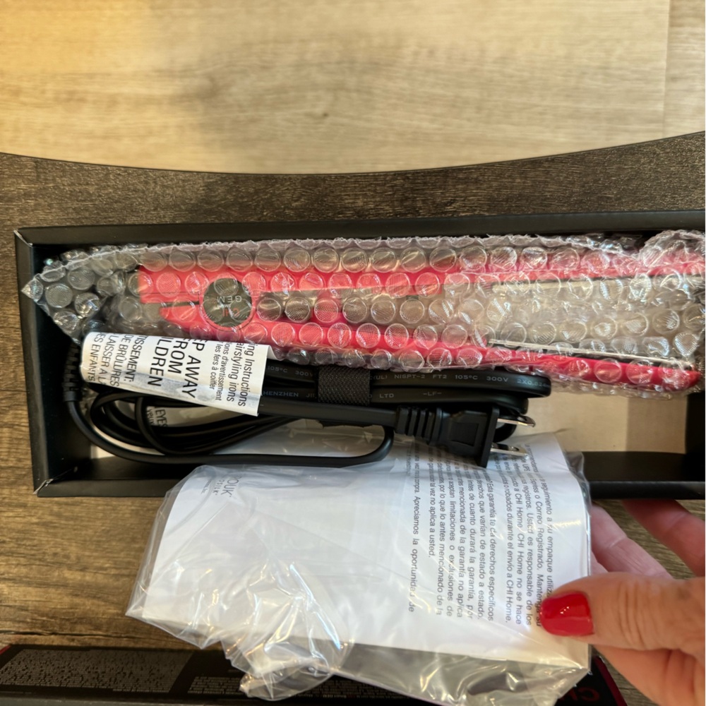 New in box, 3/4 Chi Gem Z travel flat iron